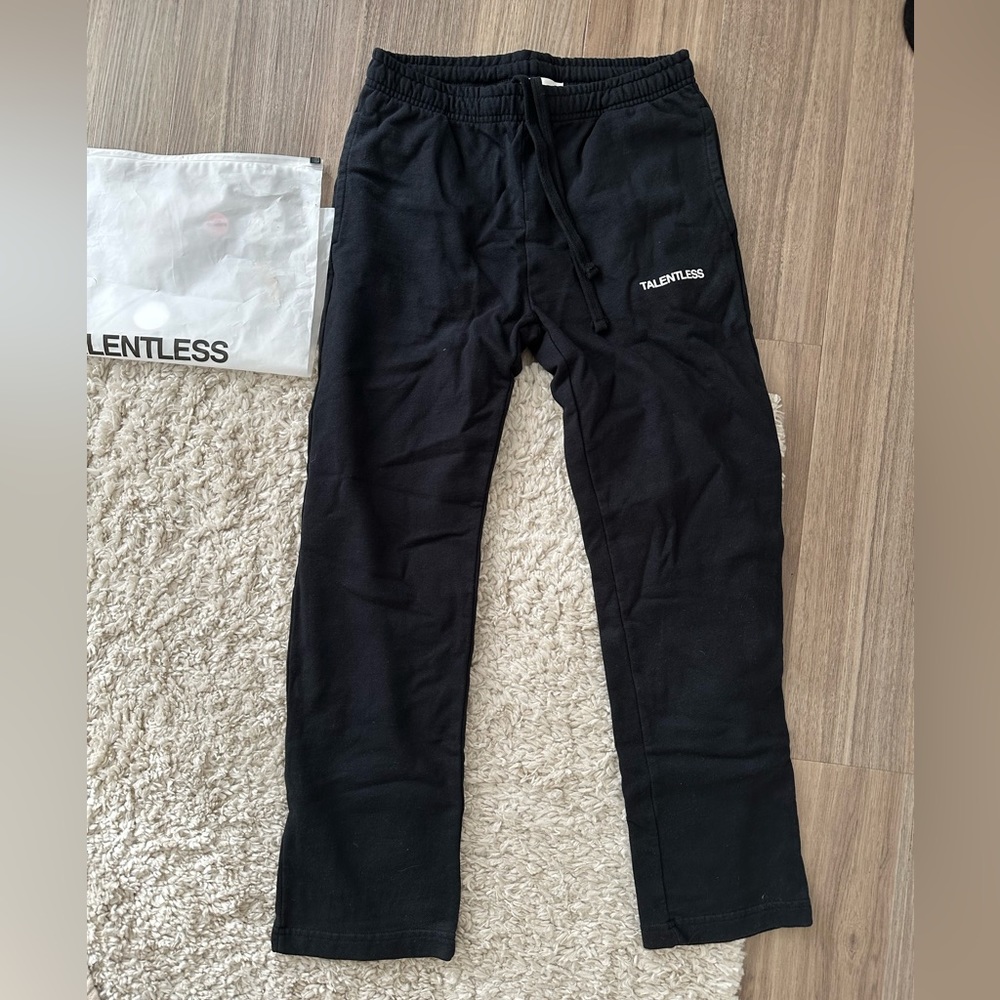 Women’s talentless sweatpants